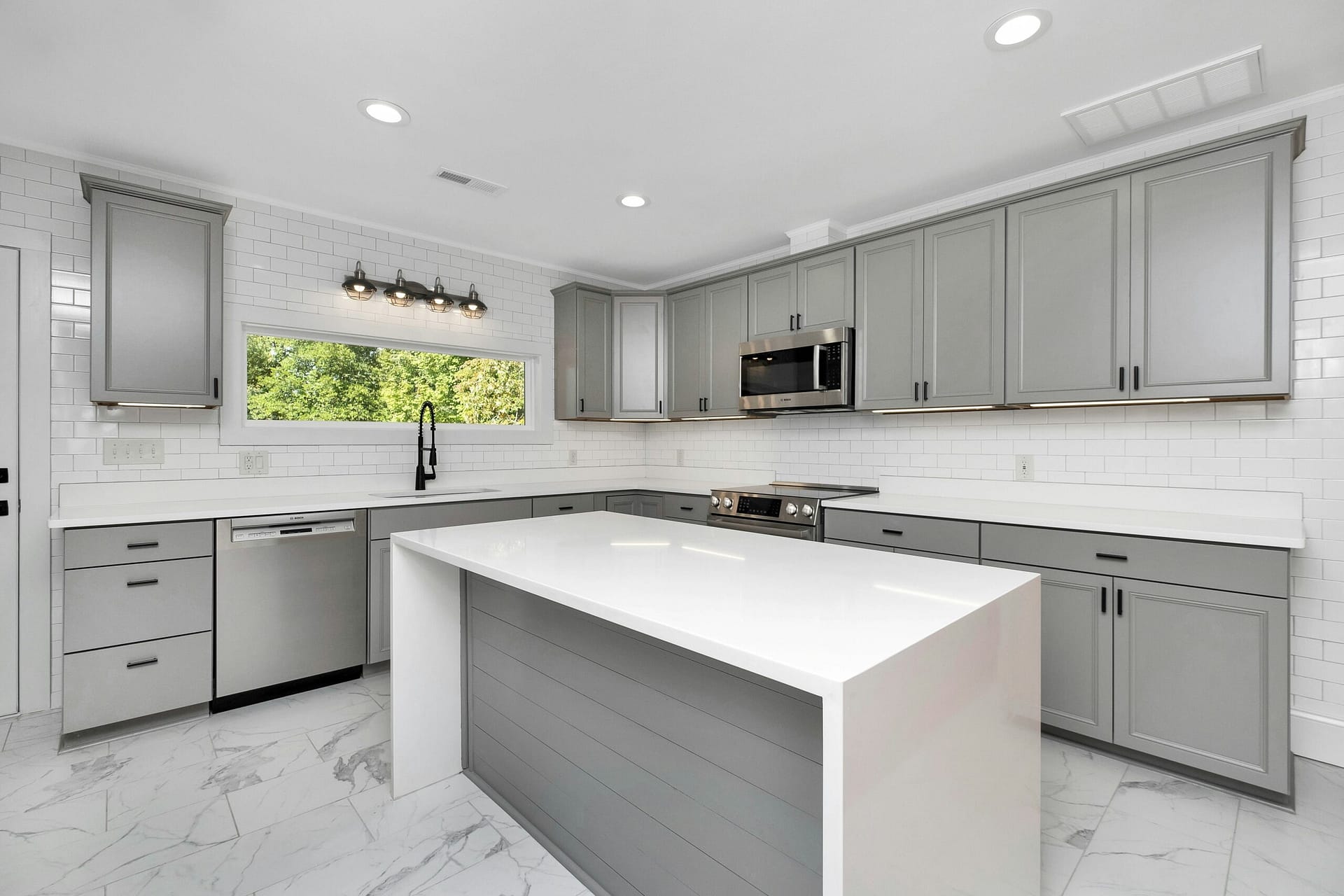 Kitchen-Renovation-Design-by-Kitchen-Cabinets-Surrey